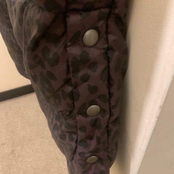 Gap puffer coat, leopard print, XS petite, nwt - Picture 3 of 4